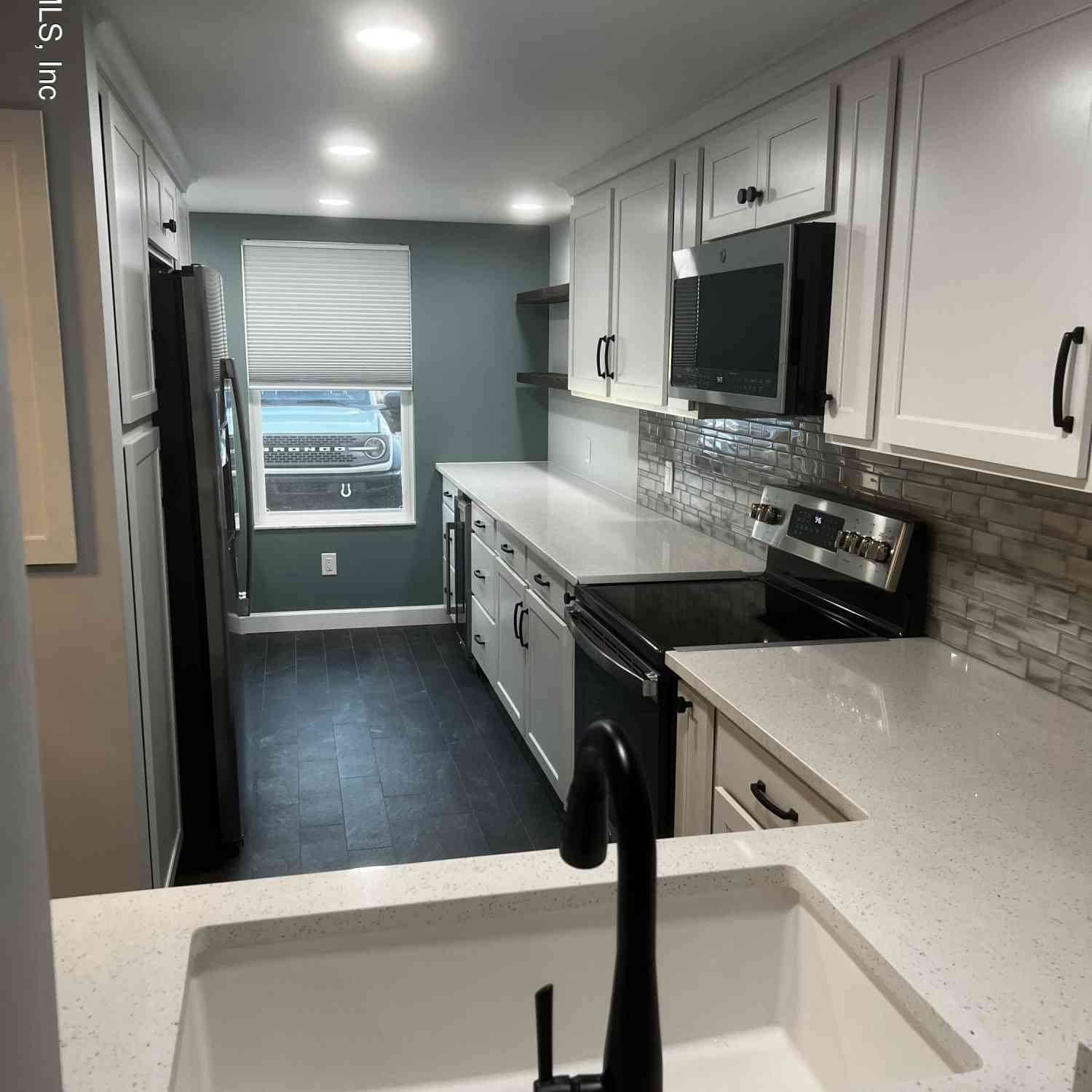 Condo For Sale - 8129 Village Gate Court<br/> Duval County, Jacksonville, FL 32217