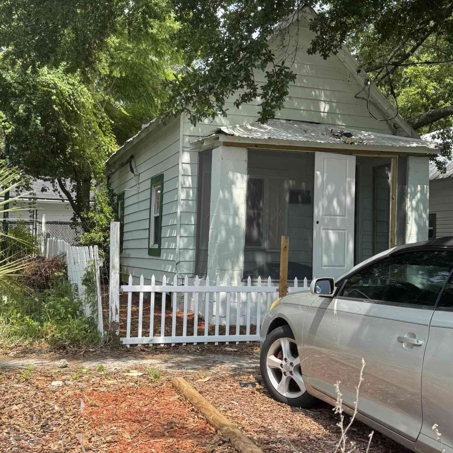 Vacant Land For Rent - 946 Spearing Street<br/> Jacksonville, FL 32206