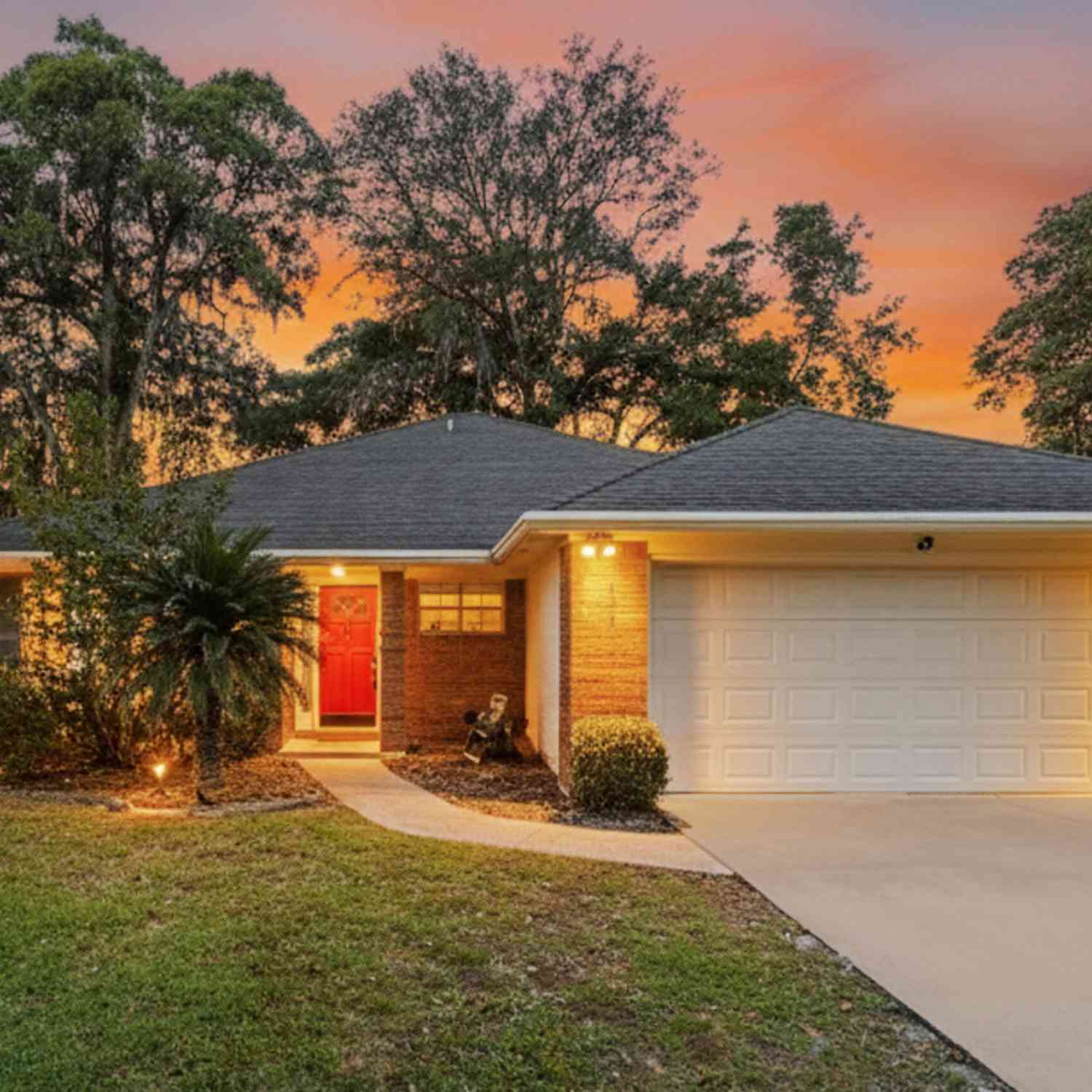 Homes For Sale - 10925 Whitworth Court<br/> Jacksonville, FL 32225