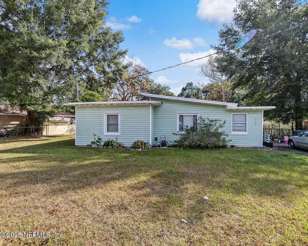 Homes For Sale - 3737 Peach Drive<br/> Jacksonville, FL 32246