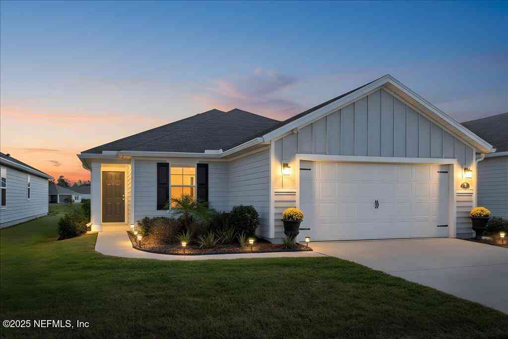 Homes For Sale - 7 Windsor Terrace<br/> Palm Coast, FL 32164