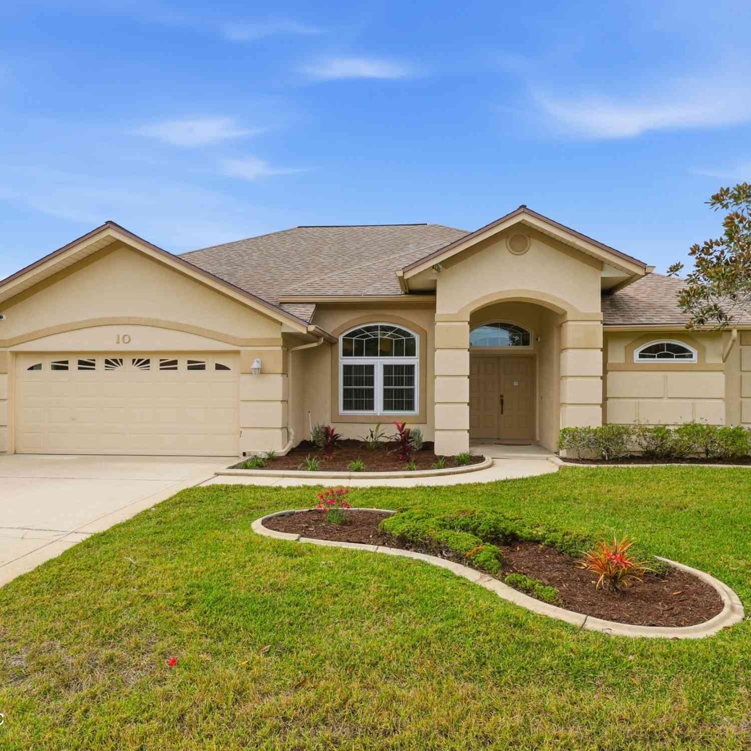 Homes For Sale - 10 Westgate Lane<br/> Palm Coast, FL 32164