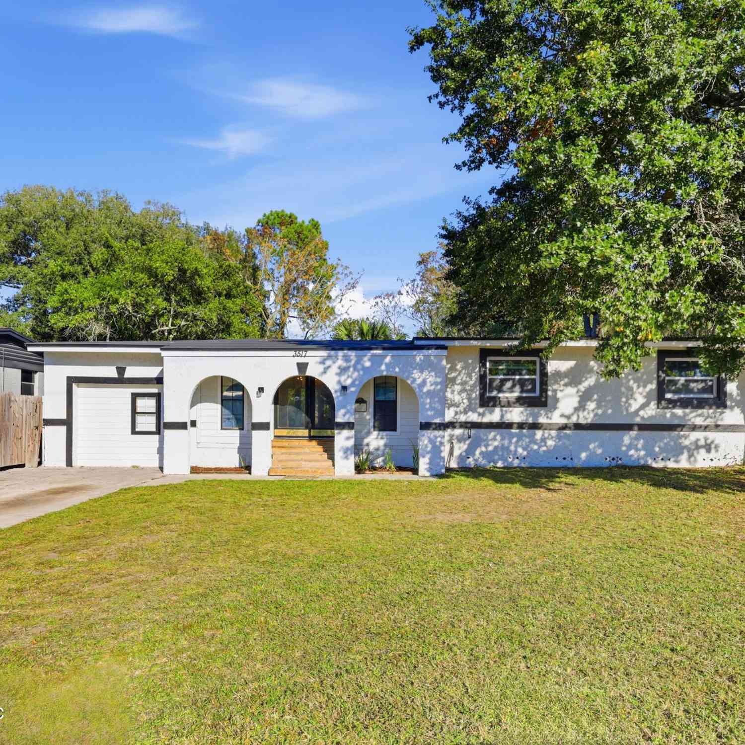 Homes For Sale - 3517 Cesery Boulevard<br/> Jacksonville, FL 32277