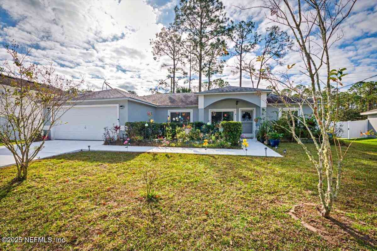 Homes For Sale - 8 Ryder Place<br/> Palm Coast, FL 32164