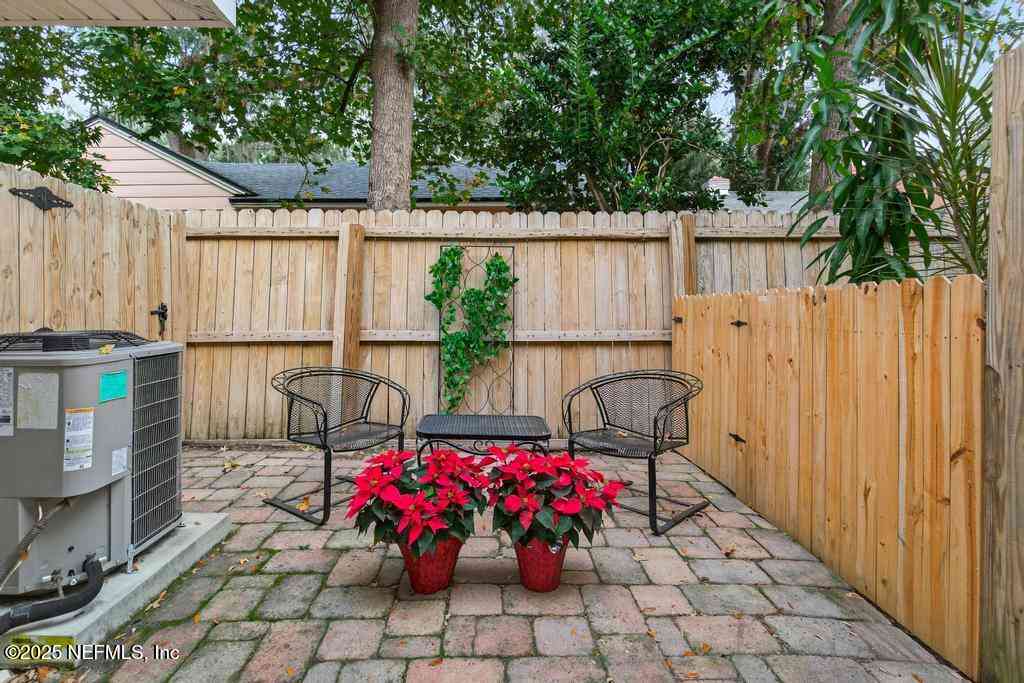 Condo For Sale - 4519 Columbus Circle #1B<br/> Duval County, Jacksonville, FL 32210
