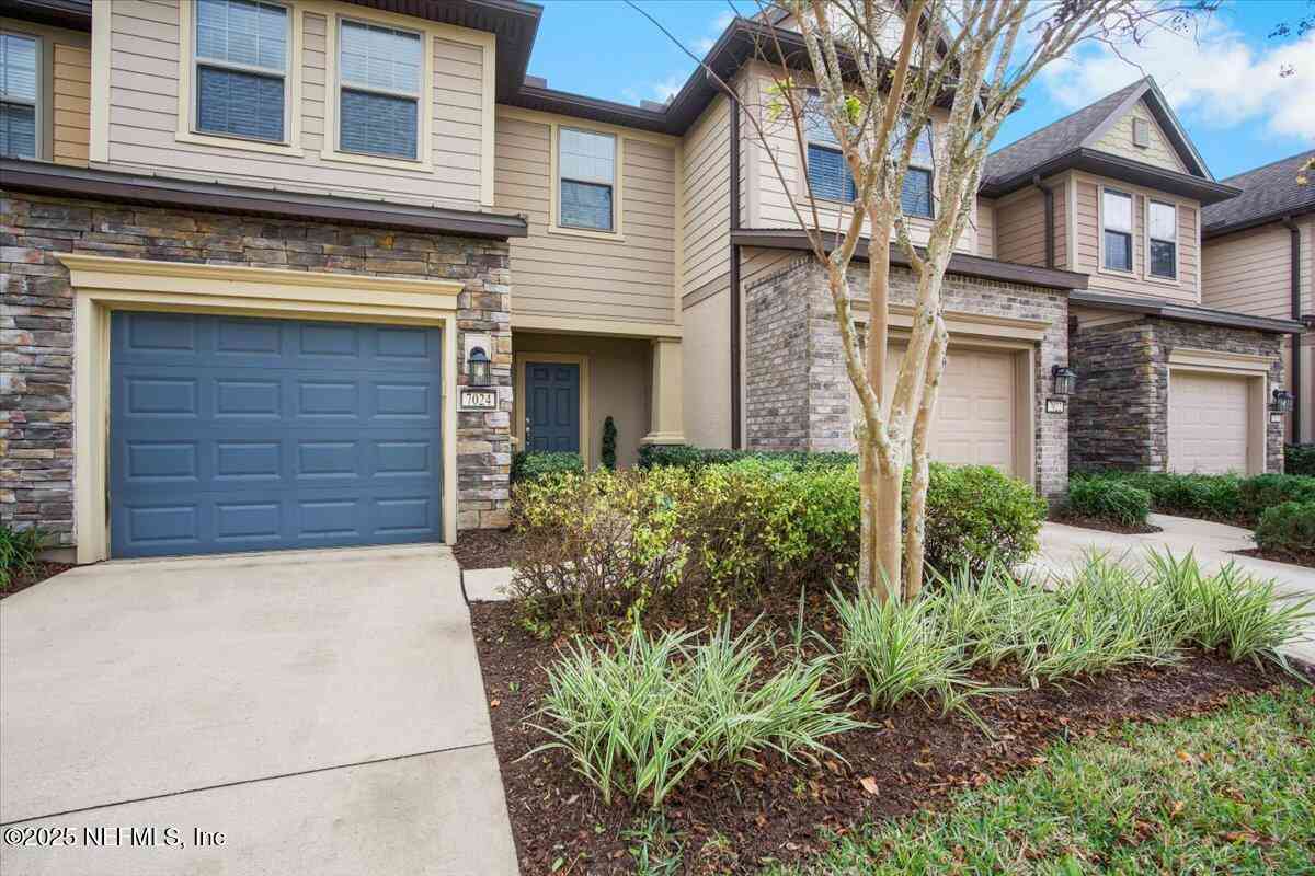 Condo For Sale - 7024 Butterfly Court<br/> Duval County, Jacksonville, FL 32258