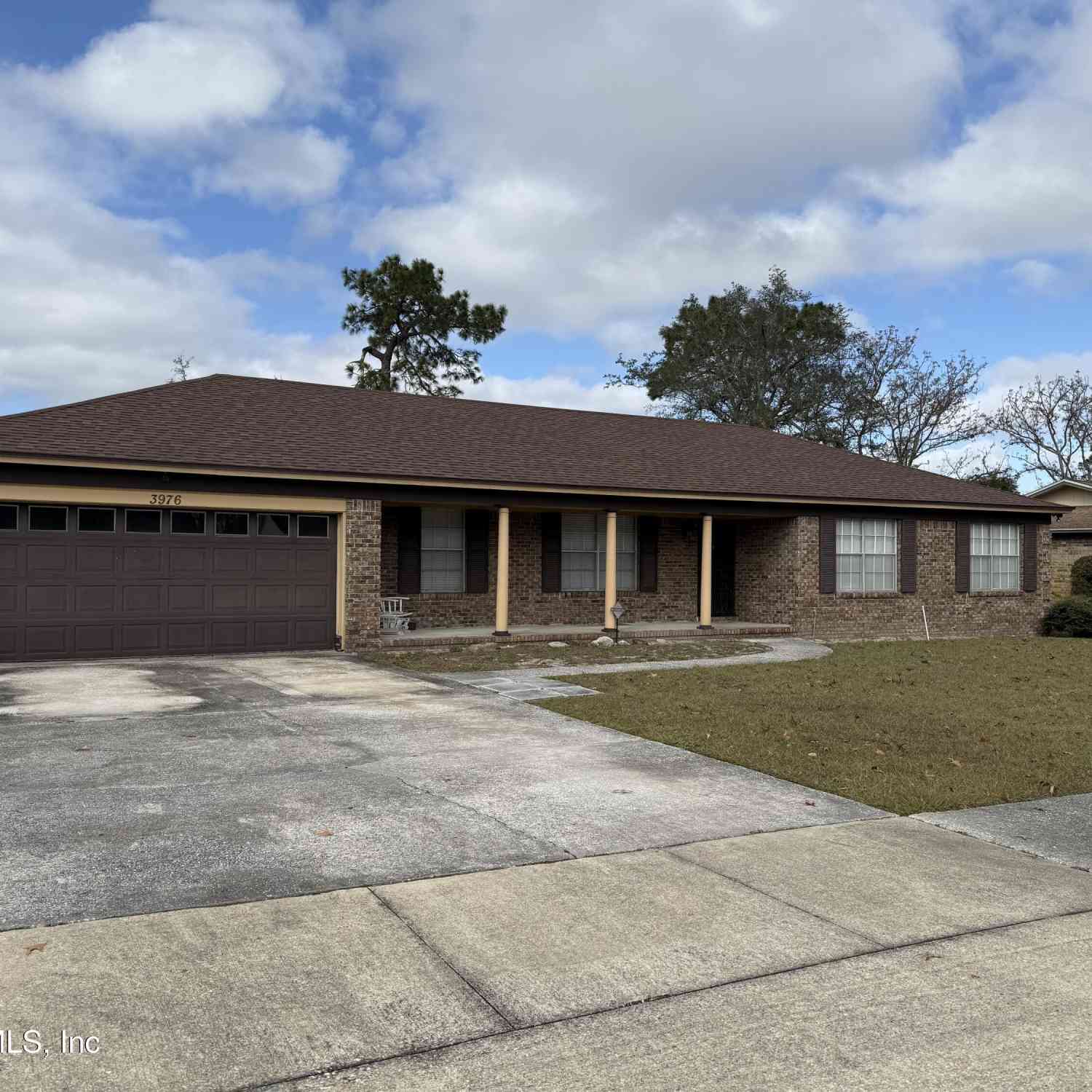 Homes For Sale - 3976 Raintree Road<br/> Jacksonville, FL 32277