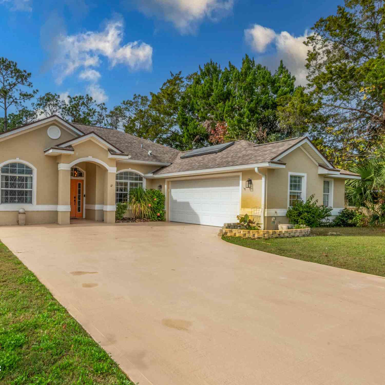 Homes For Sale - 12 Whirlaway Drive<br/> Palm Coast, FL 32164