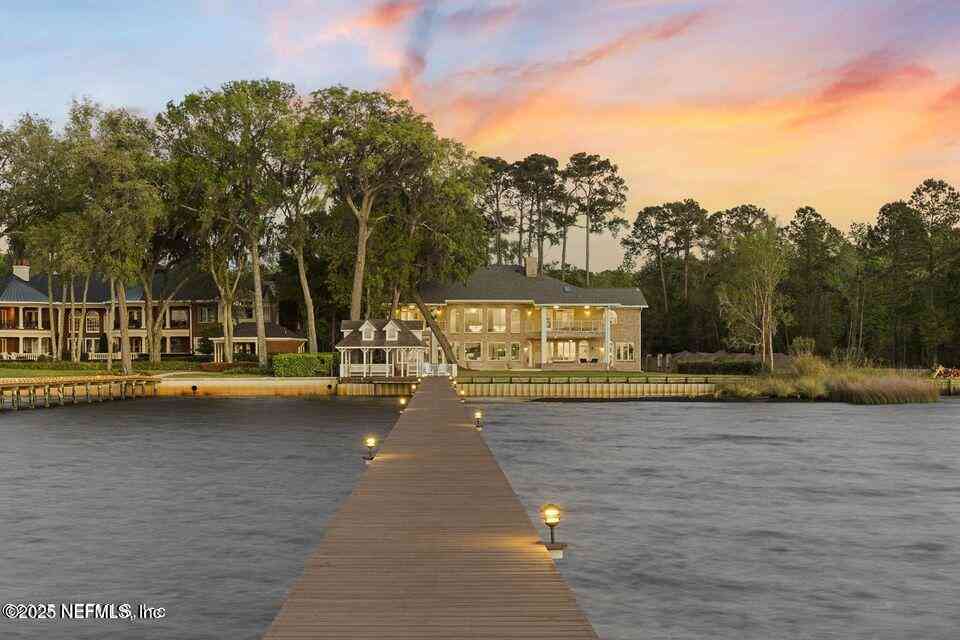 Homes For Sale - 12926 Riverplace Court<br/> Jacksonville, FL 32223