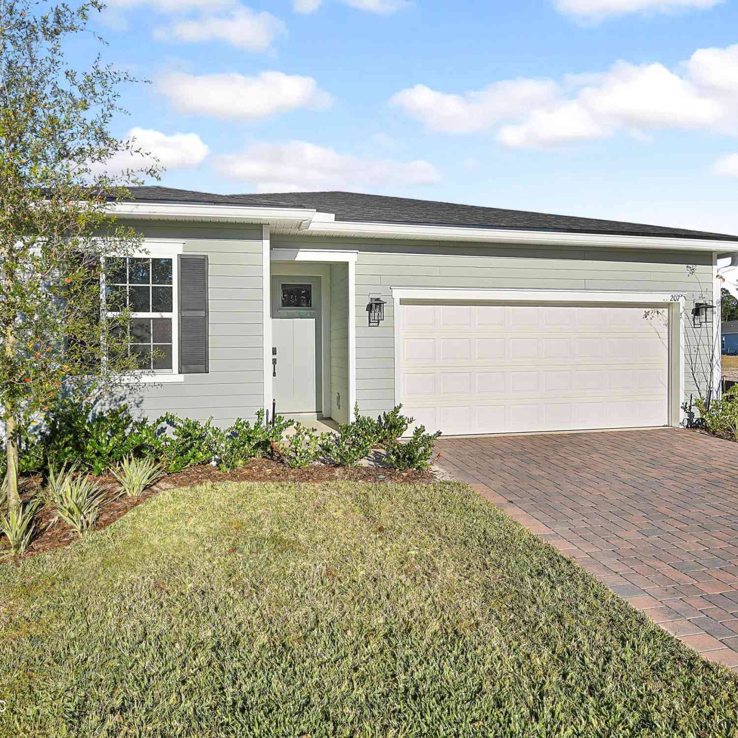 Homes For Sale - 207 Enclave Avenue<br/> Palm Coast, FL 32164