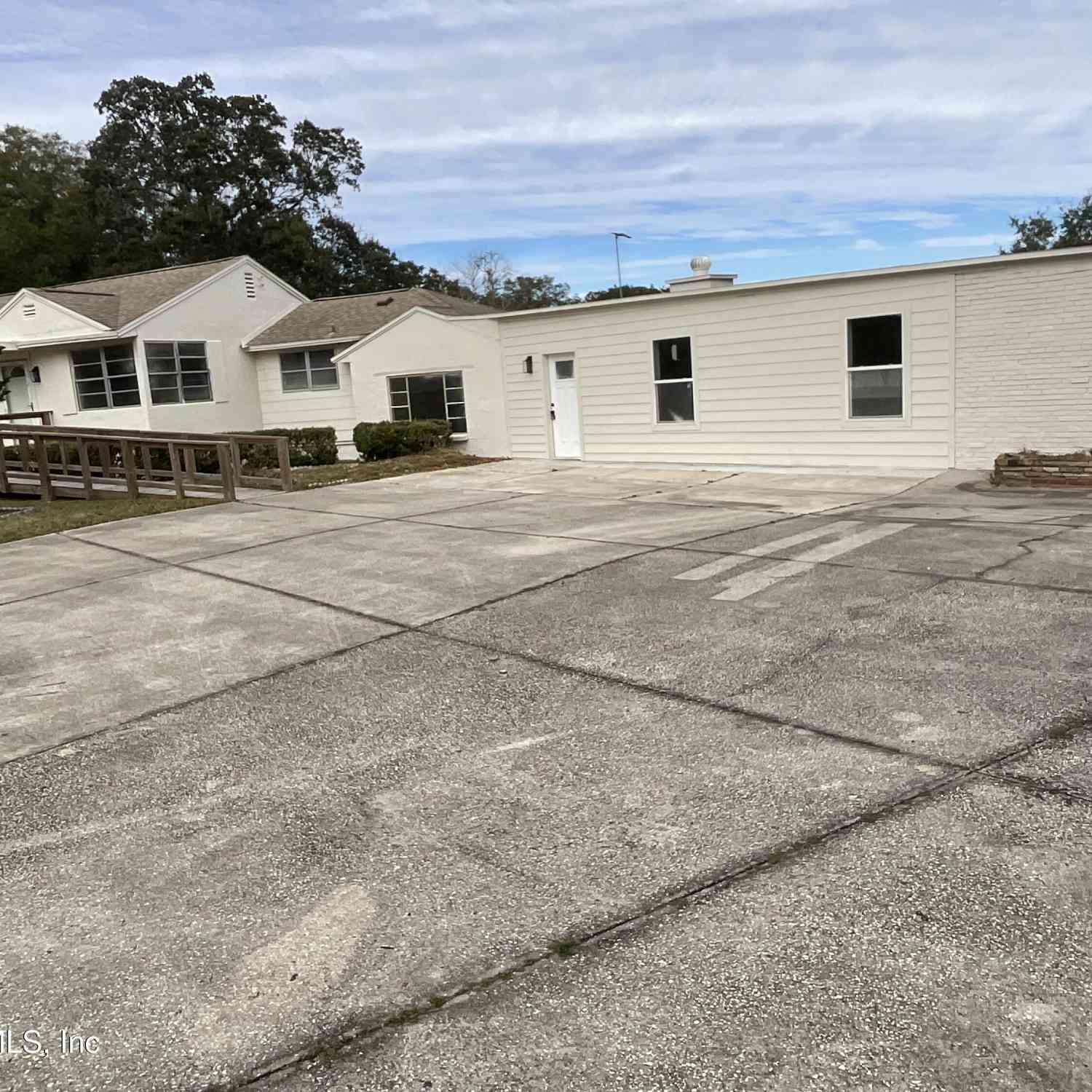 Homes For Sale - 9787 Kline Road<br/> Jacksonville, FL 32246