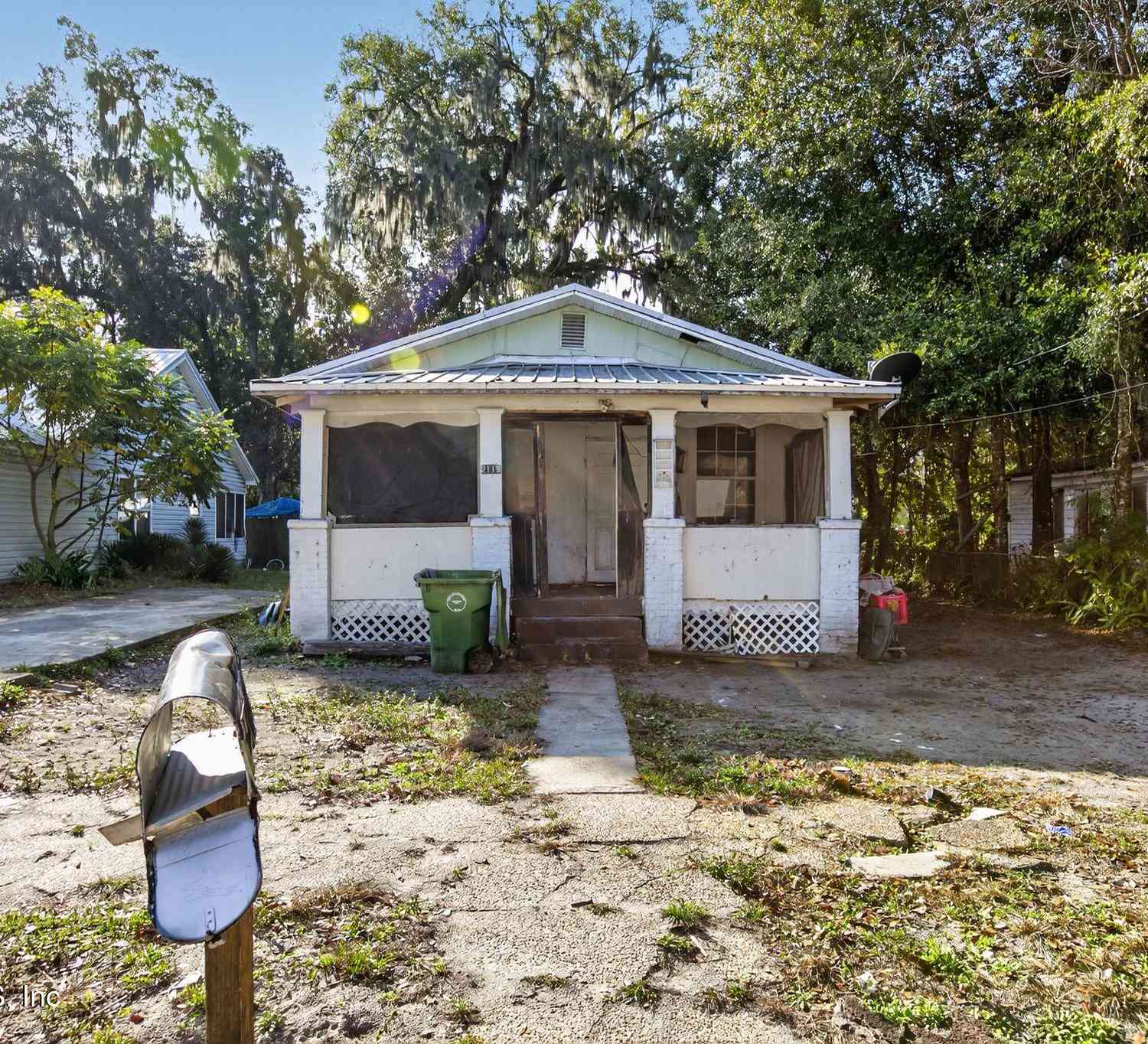 Homes For Sale - 2119 Oak Street<br/> Palatka, FL 32177