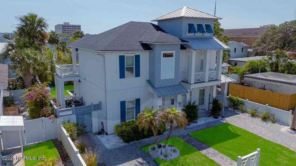 Homes For Sale - 427 N 6th Street<br/> Jacksonville Beach, FL 32250