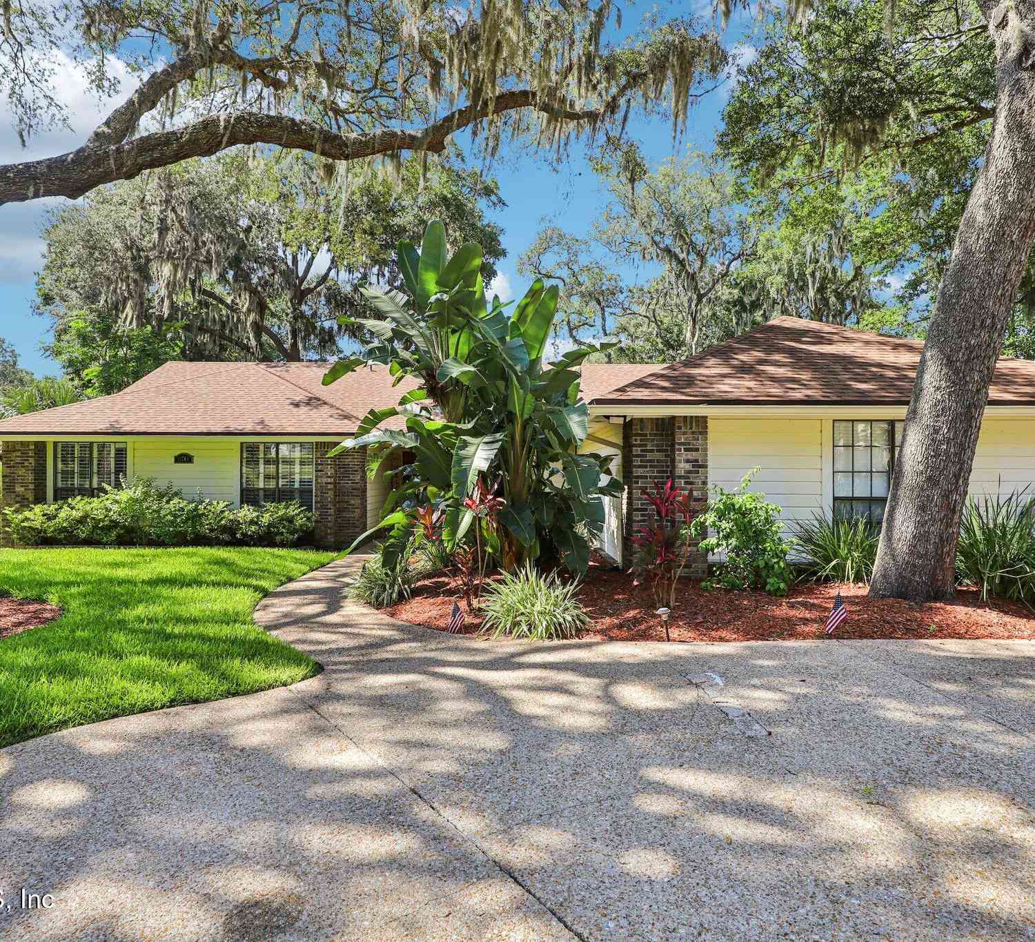 Homes For Sale - 11749 Seaview Drive<br/> Jacksonville, FL 32225