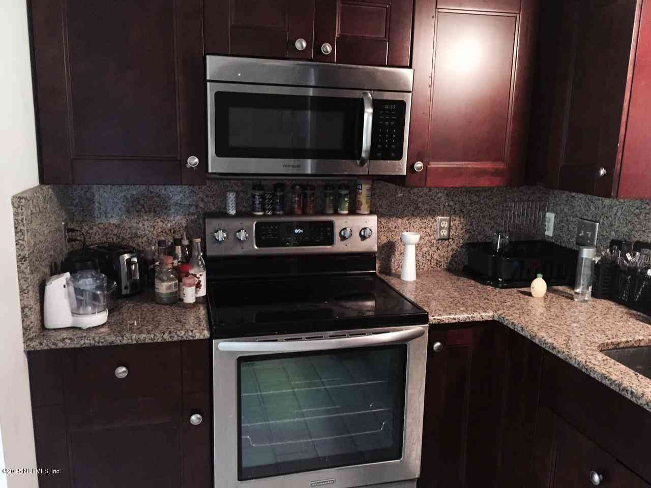 Condo For Rent - 7703 Las Palmas Way #176<br/> Jacksonville, FL 32256