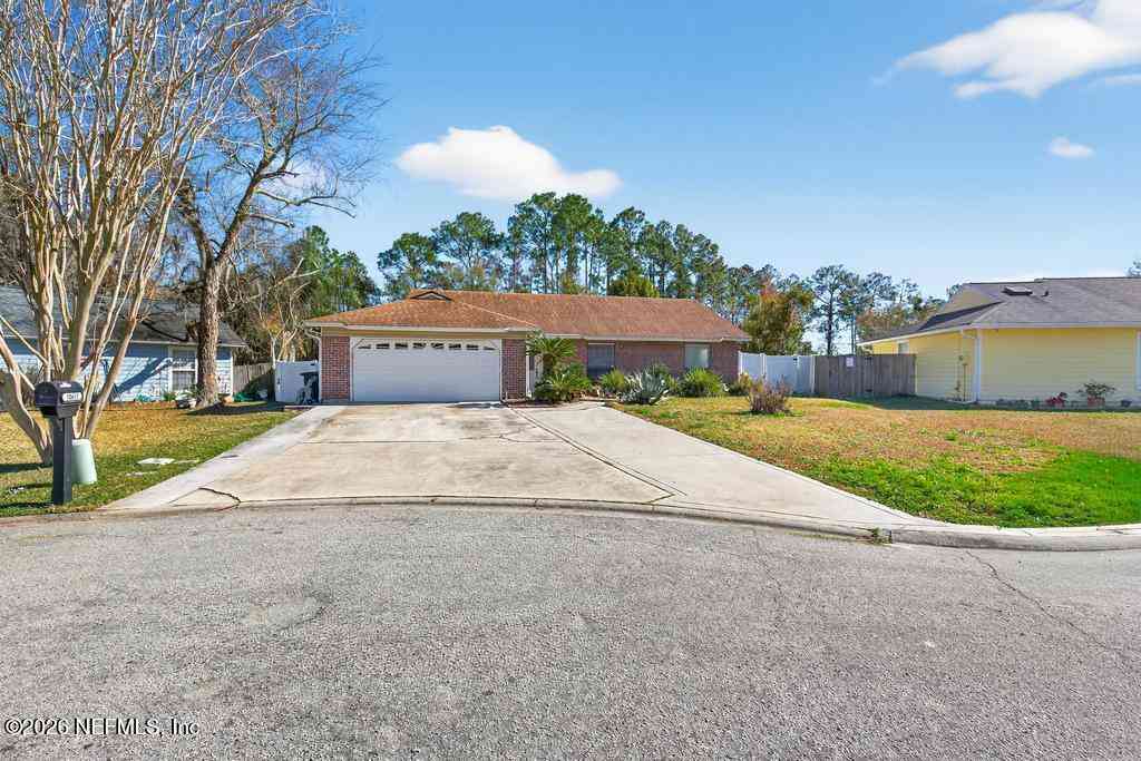 Homes For Sale - 10613 Parliament Place<br/> Jacksonville, FL 32257