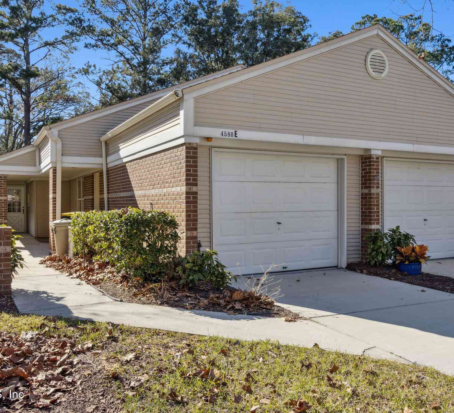 Homes For Sale - 4580 Middleton Park Circle<br/> Jacksonville, FL 32224