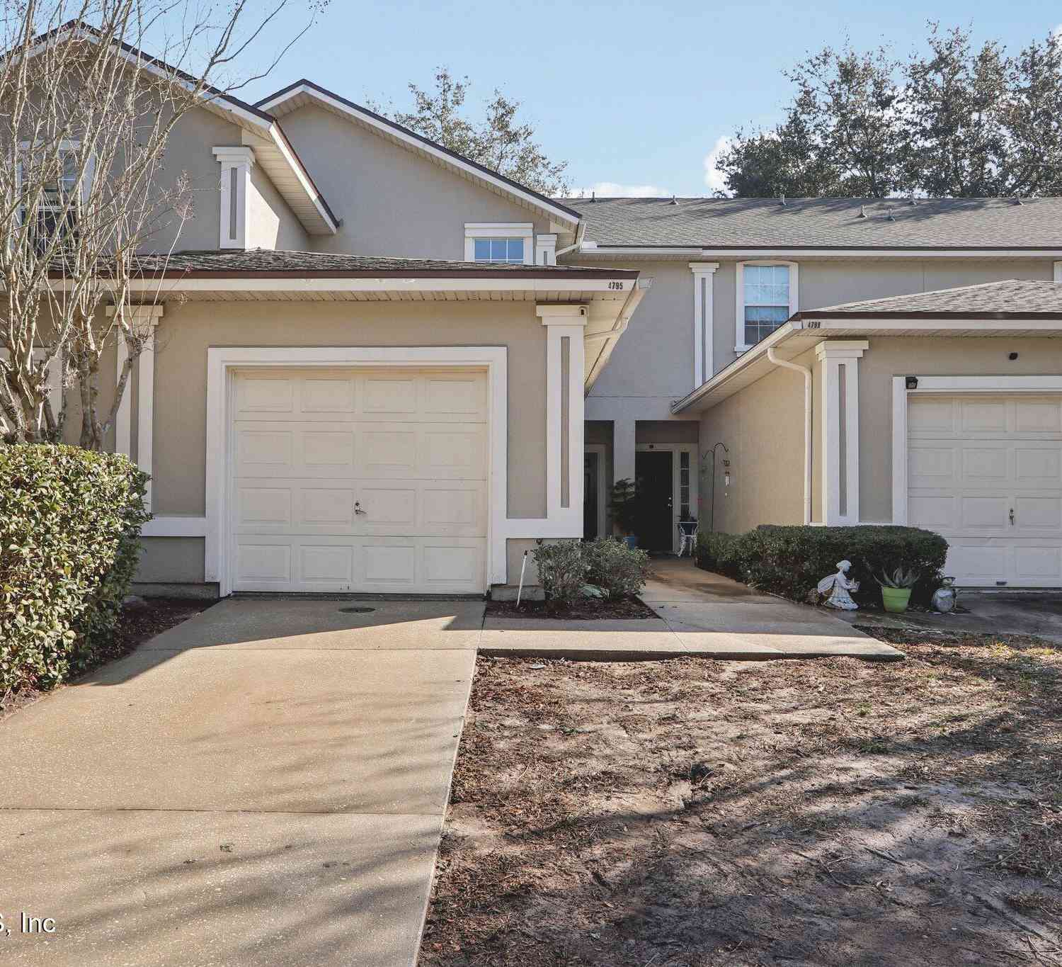 Townhouse For Sale - 4795 Playpen Drive<br/> Jacksonville, FL 32210