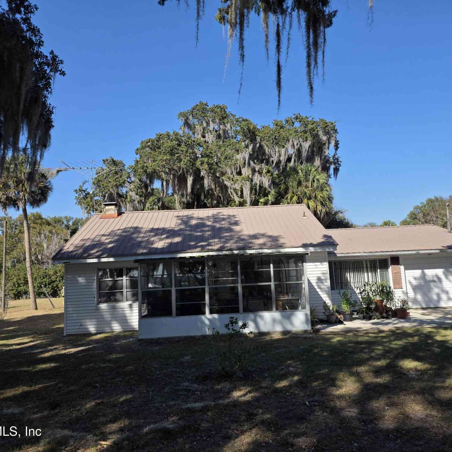 Homes For Sale - 624 Palmetto Avenue<br/> Crescent City, FL 32112