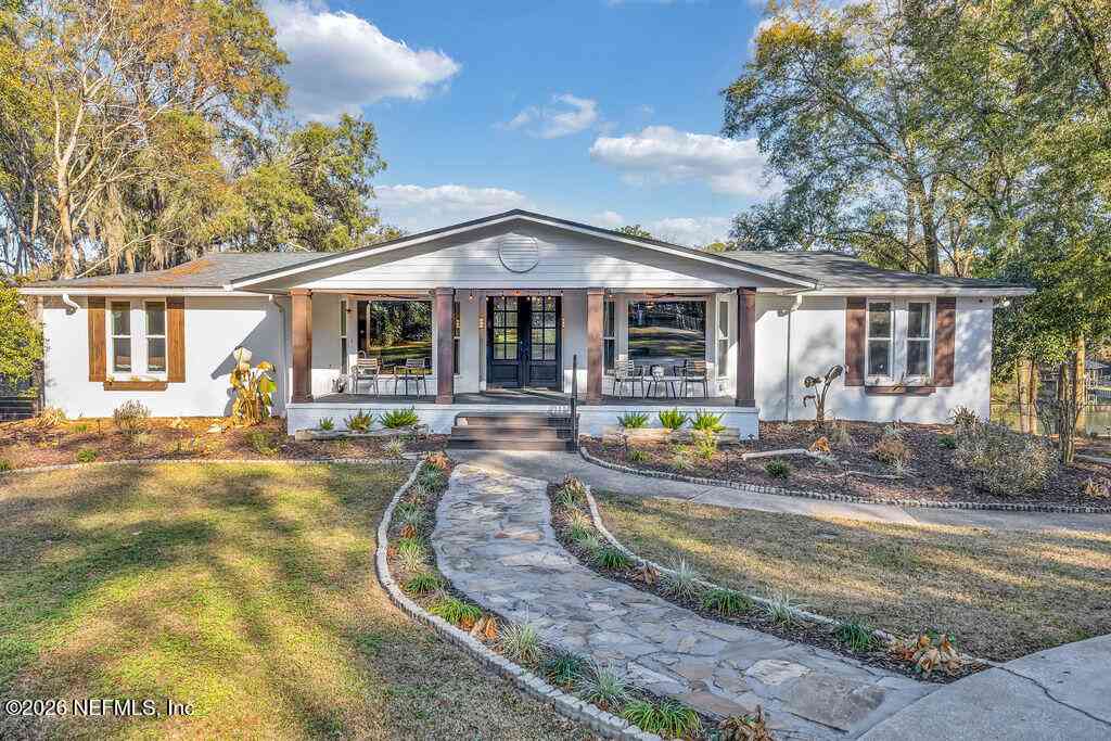 Homes For Sale - 697 Arthur Moore Drive<br/> Clay County, Green Cove Springs, FL 32043