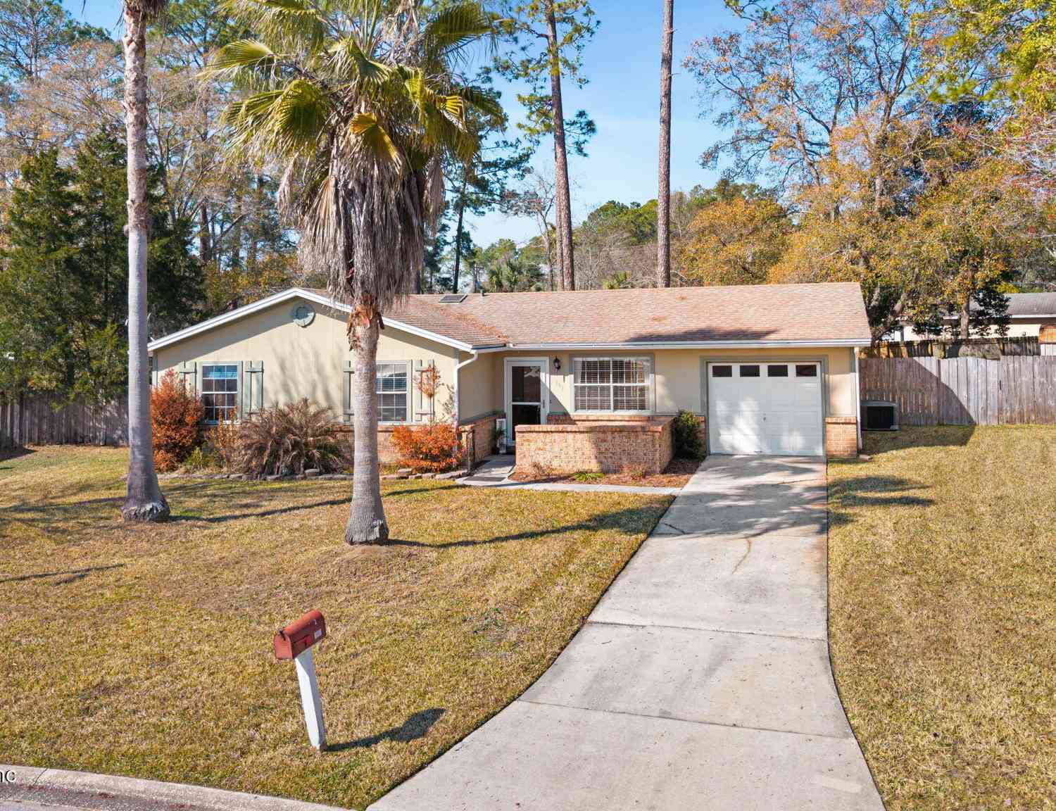 Homes For Sale - 191 Teakwood Circle<br/> Middleburg, FL 32068