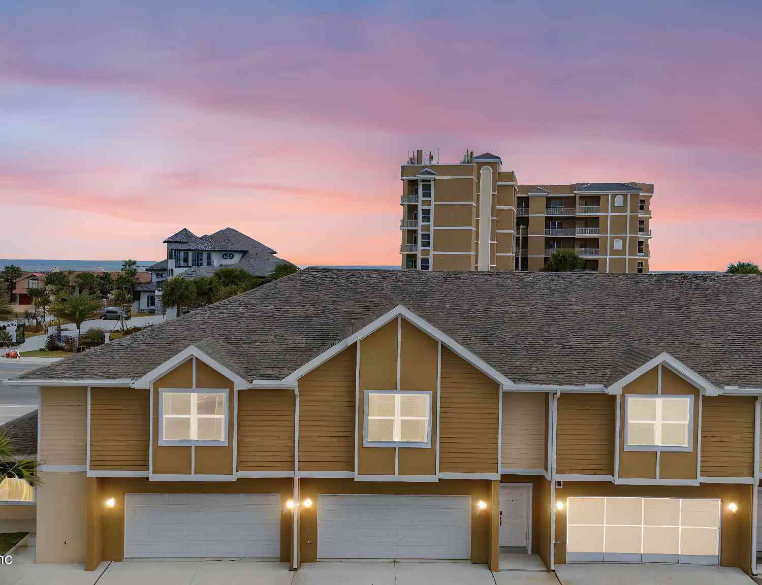 Townhouse For Sale - 108 Oceans Circle #108<br/> Daytona Beach Shores, FL 32118