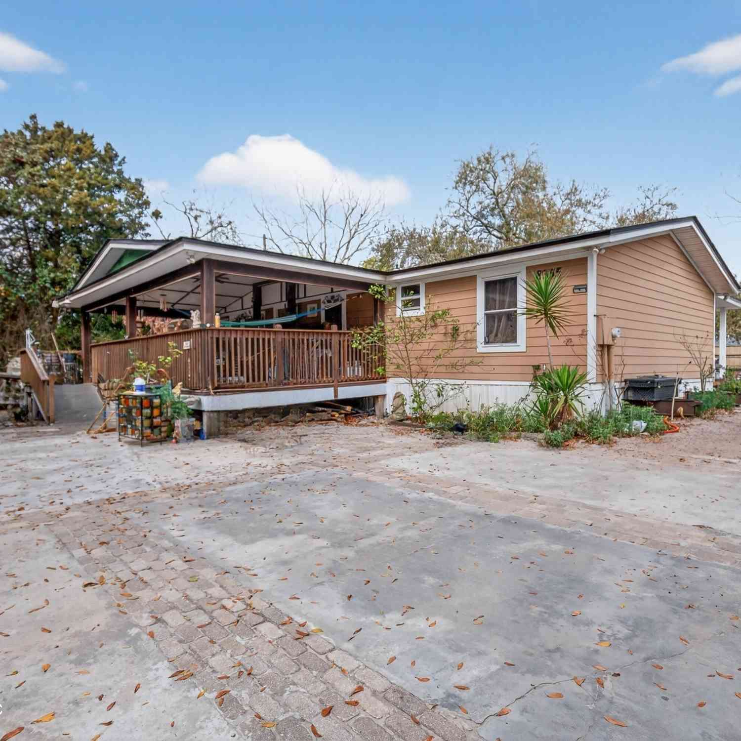 Mobile Home For Sale - 8355 Nussbaum Drive<br/> Jacksonville, FL 32210