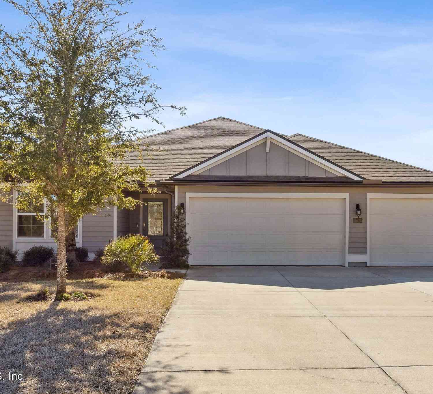 Homes For Sale - 15718 Winder Lake Drive<br/> Jacksonville, FL 32218