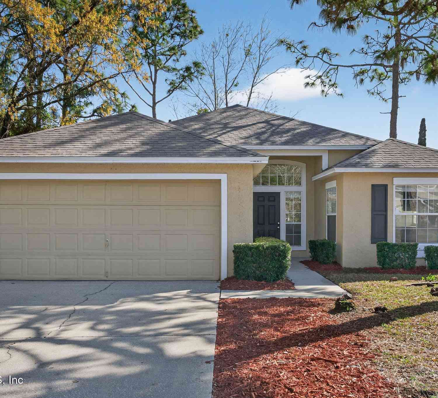 Homes For Sale - 8220 Abbeyfield Drive<br/> Jacksonville, FL 32277
