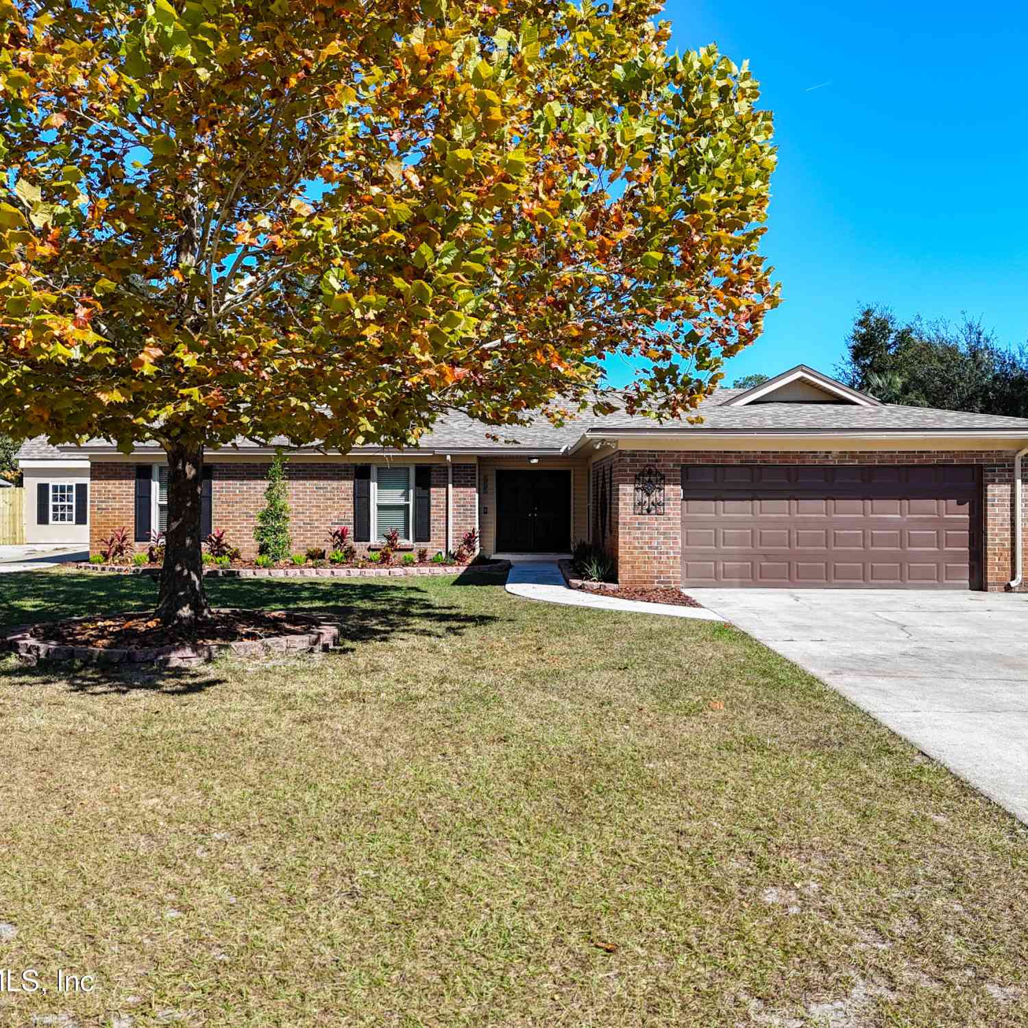 Homes For Sale - 845 Maplewood Lane<br/> Orange Park, FL 32065