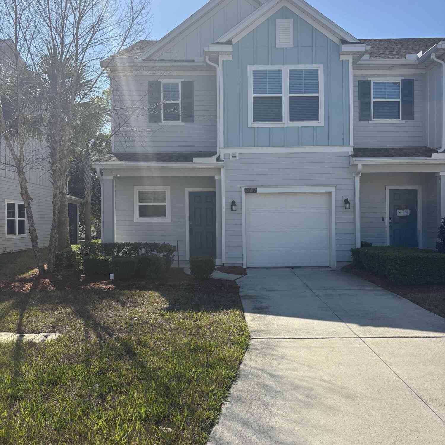 Townhouse For Rent - 1657 Pottsburg Point Drive<br/> Jacksonville, FL 32207