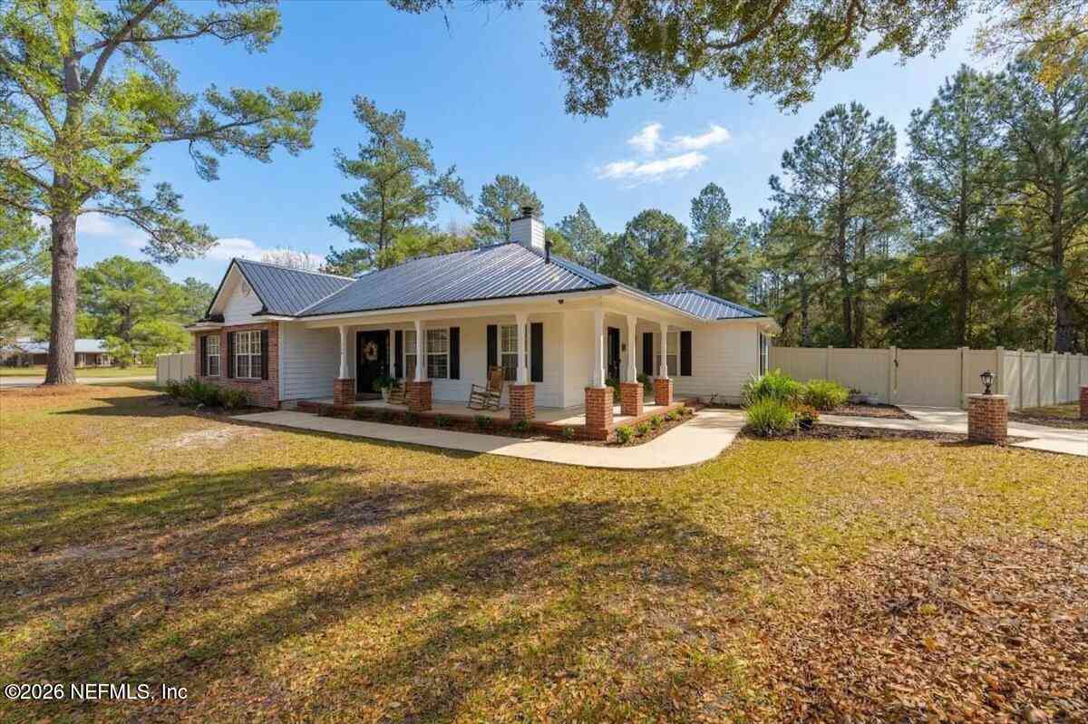 Homes For Sale - 129 Grassy Lane<br/> Palatka, FL 32177