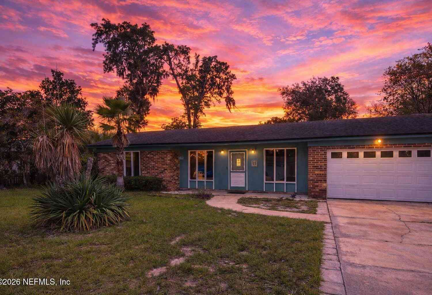 Homes For Sale - 3442 Red Oak Circle<br/> Orange Park, FL 32073