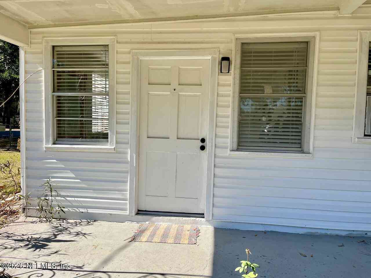 Homes For Rent - 8903 Hipps Road<br/> Jacksonville, FL 32222