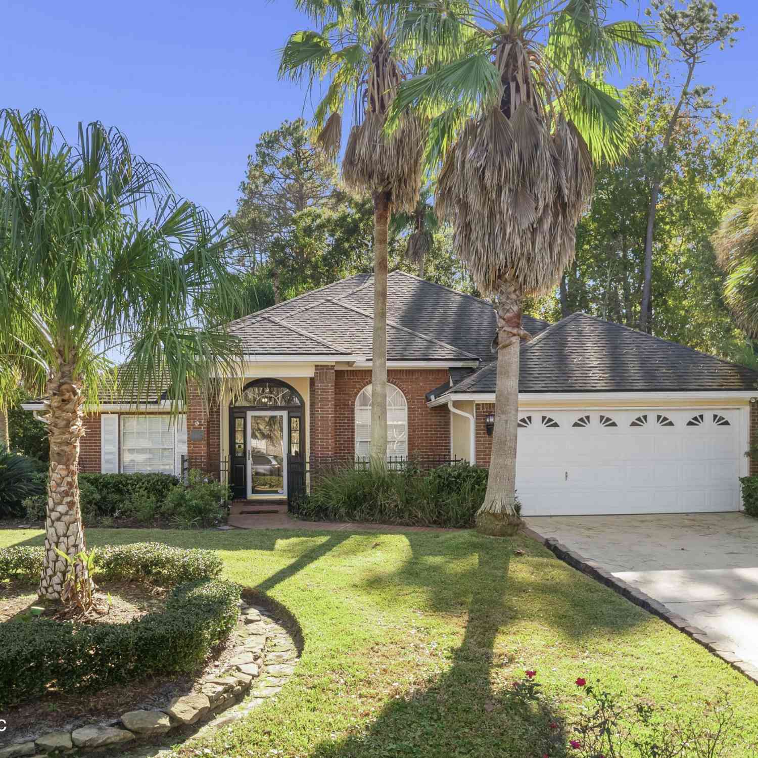 Homes For Sale - 1048 Whirlaway Circle<br/> Jacksonville, FL 32218