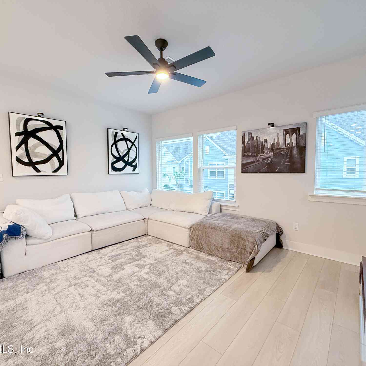 Townhouse For Rent - 11102 Quantum Court<br/> Jacksonville, FL 32256