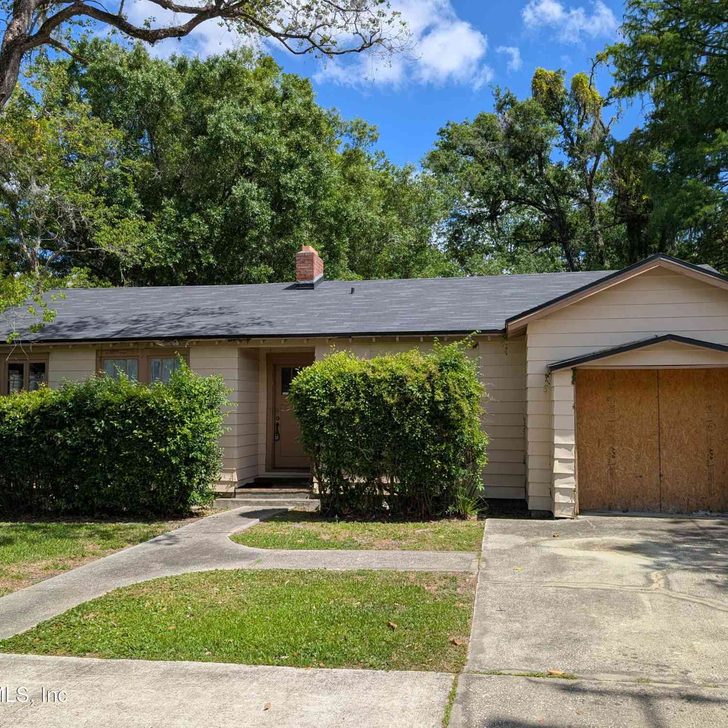 Homes For Sale - 2211 Bayview Road<br/> Jacksonville, FL 32210