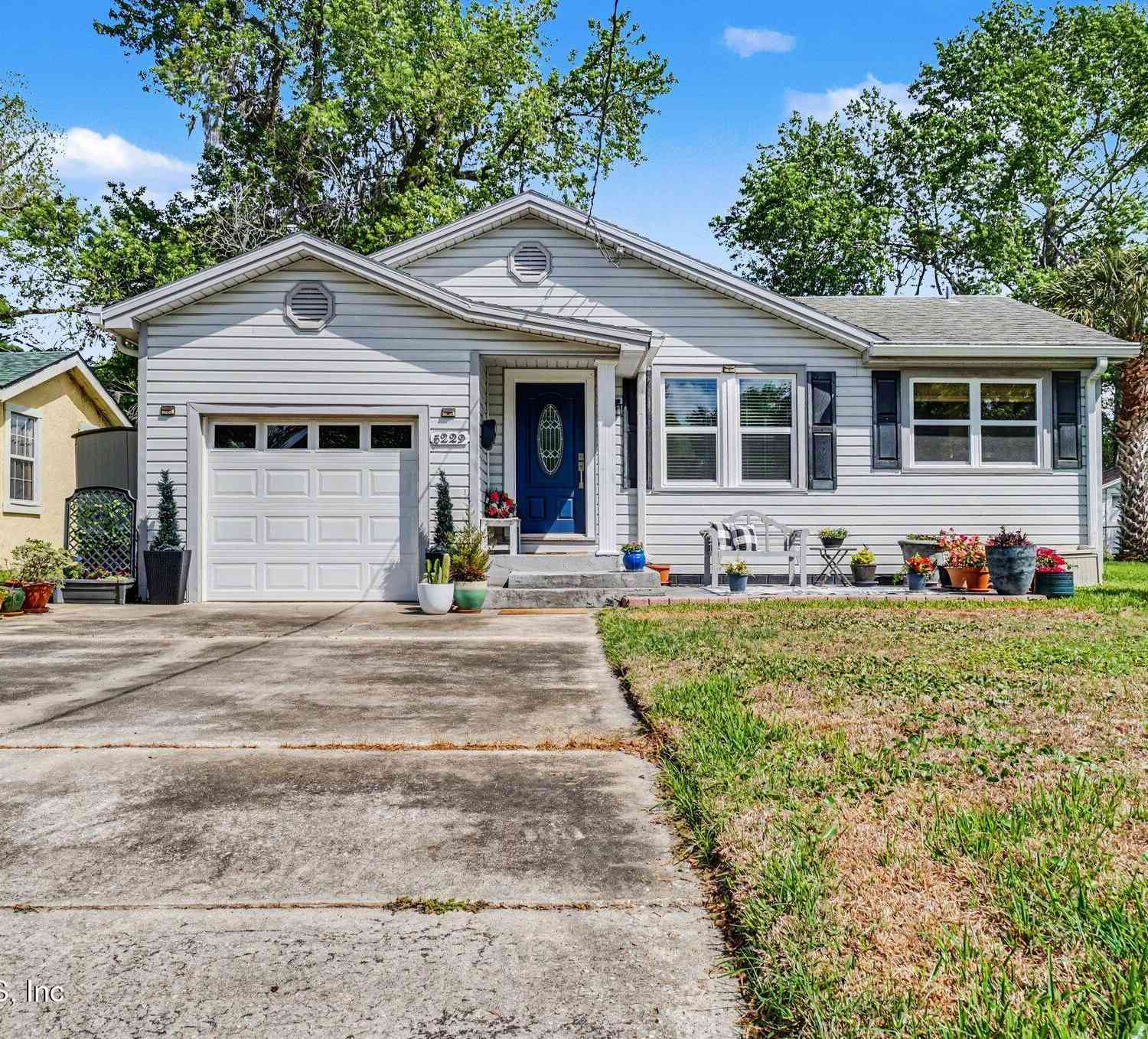 Homes For Sale - 5229 Appleton Avenue<br/> Jacksonville, FL 32210