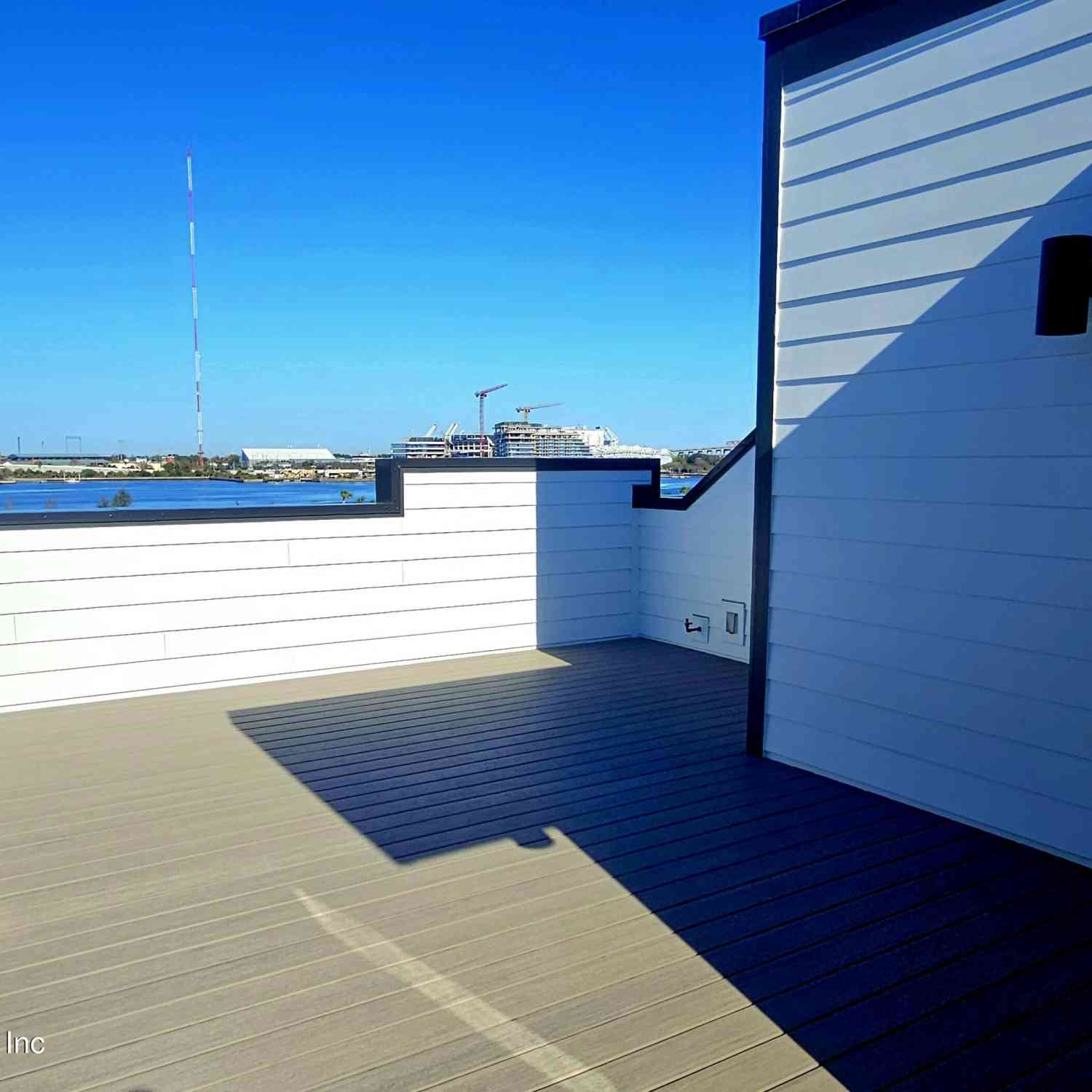 Townhouse For Sale - 1914 Prudential Drive<br/> Duval County, Jacksonville, FL 32207