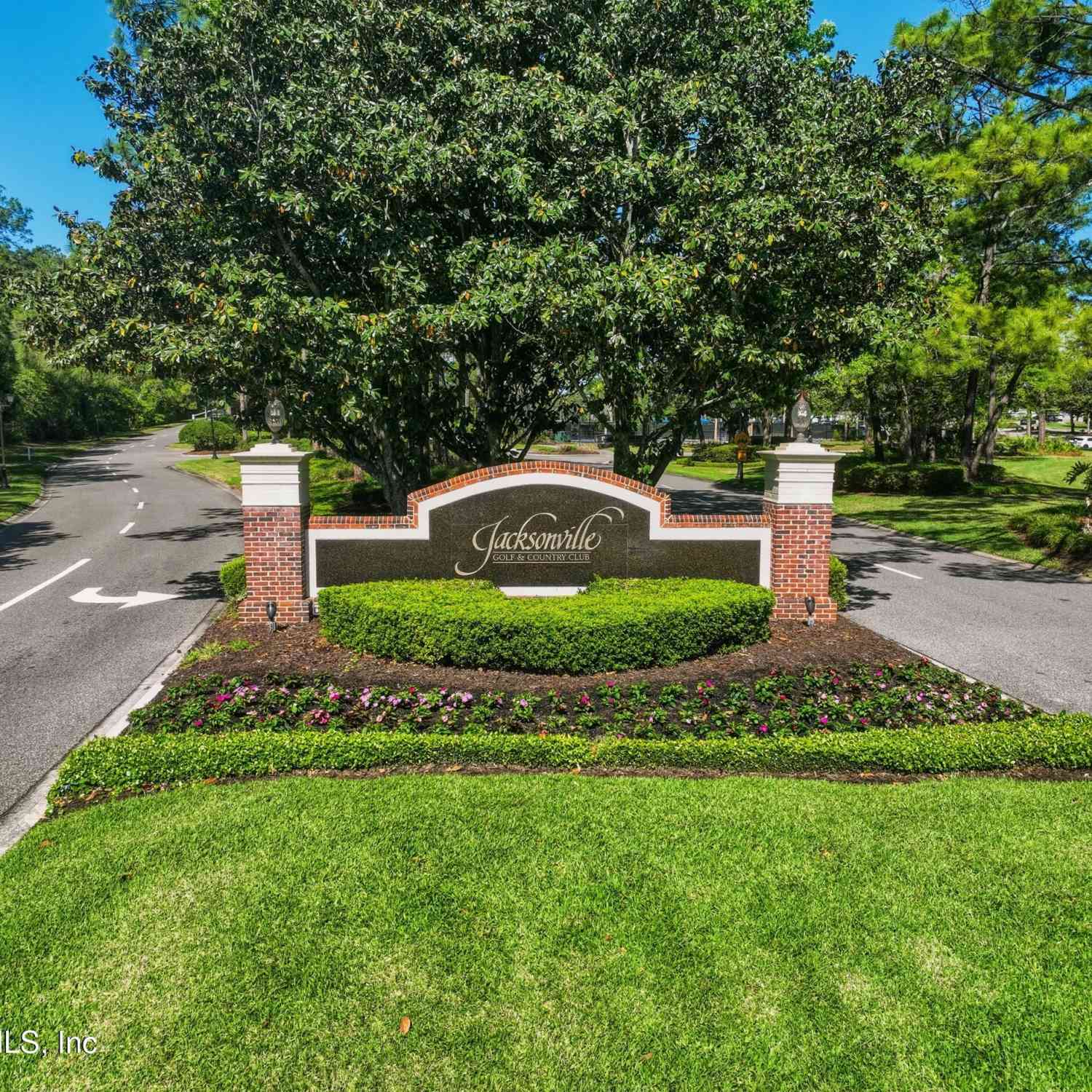 Homes For Sale - 12925 Huntley Manor Drive<br/> Jacksonville, FL 32224