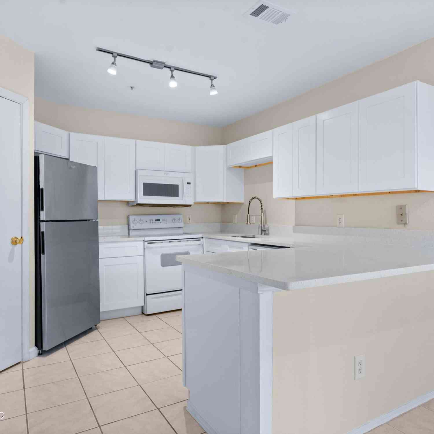 Condo For Sale - 1701 The Greens Way #1821<br/> Jacksonville Beach, FL 32250