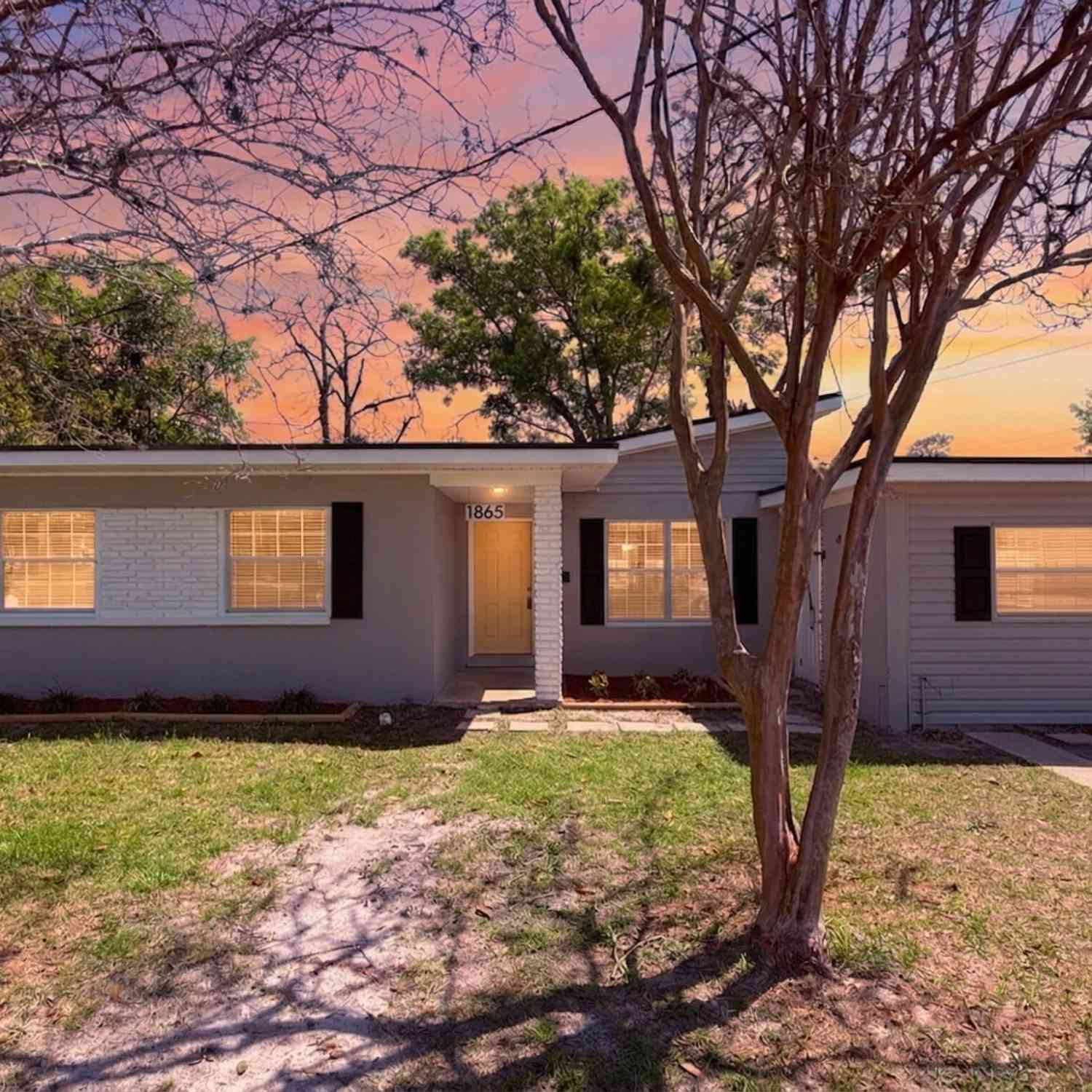 Homes For Sale - 1865 Vista Avenue<br/> Jacksonville, FL 32210