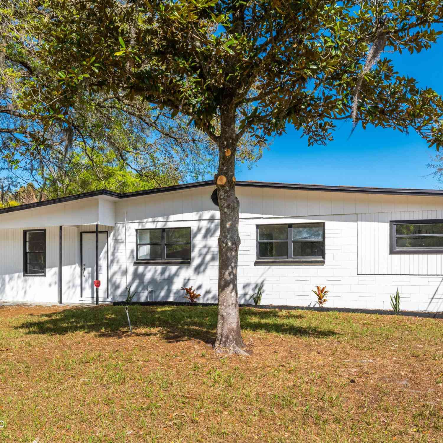 Homes For Sale - 7541 Strato Road<br/> Jacksonville, FL 32210