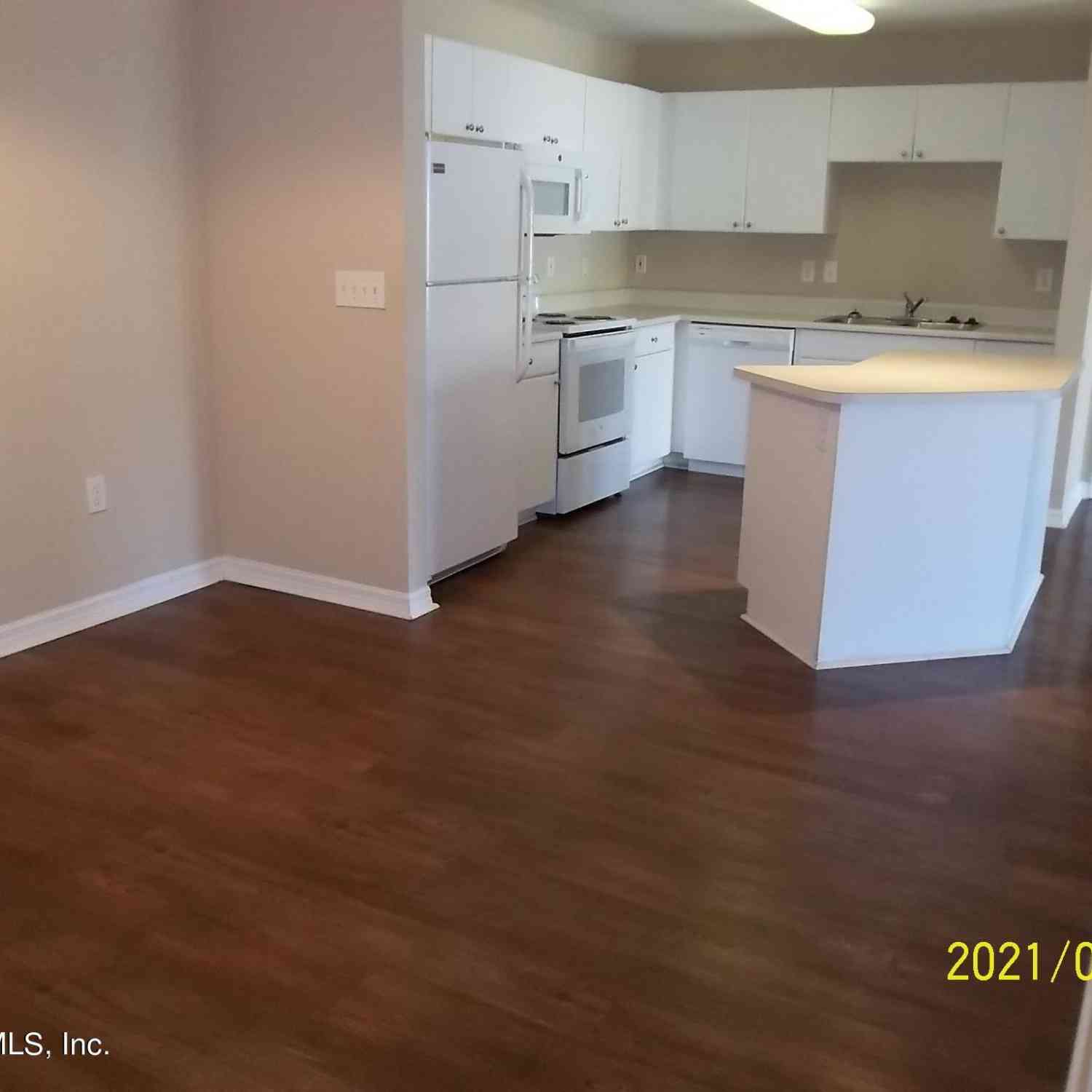 Condo For Rent - 3591 Kernan Boulevard #326<br/> Jacksonville, FL 32224