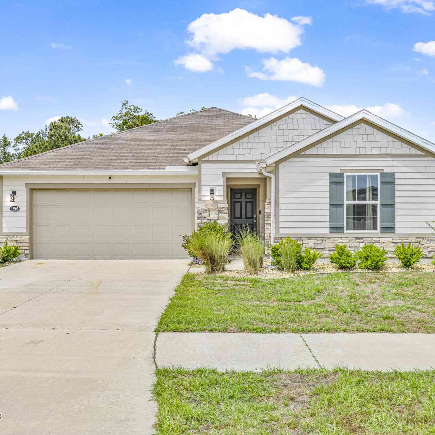 Homes For Sale - 12302 Gillespie Avenue<br/> Jacksonville, FL 32218