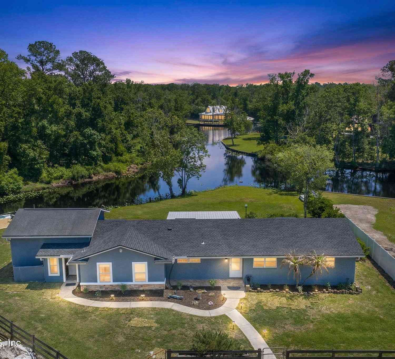 Homes For Sale - 1738 Oak Grove Circle<br/> Clay County, Green Cove Springs, FL 32043