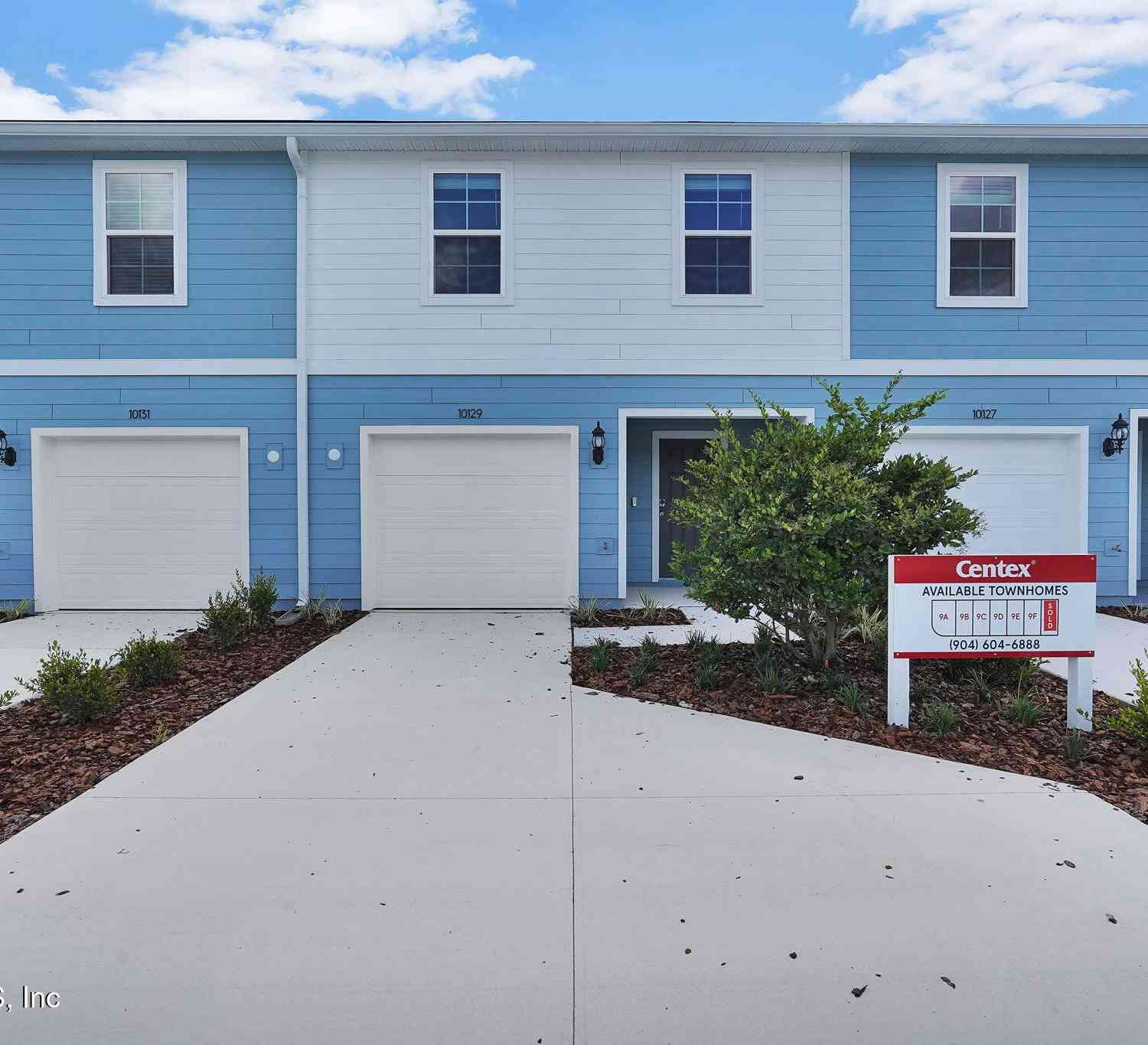 Townhouse For Sale - 10129 Whistling Pne Court<br/> Jacksonville, FL 32221
