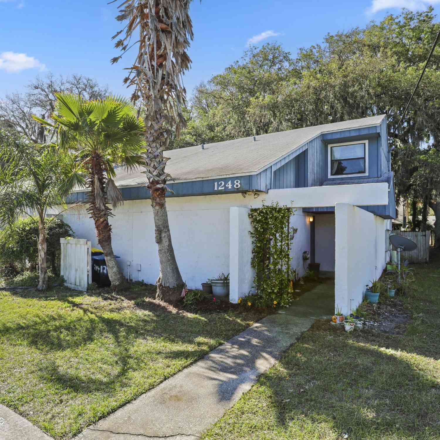 Townhouse For Sale - 1248 Wonderwood Drive<br/> Jacksonville, FL 32233