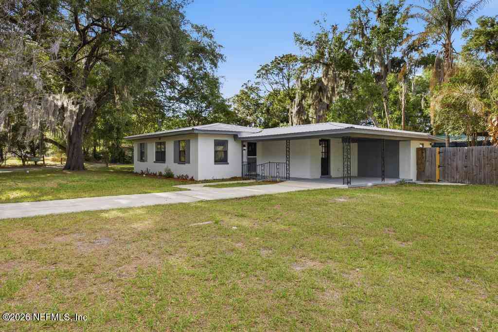 Homes For Sale - 120 E Oak Hill Drive<br/> Palatka, FL 32177
