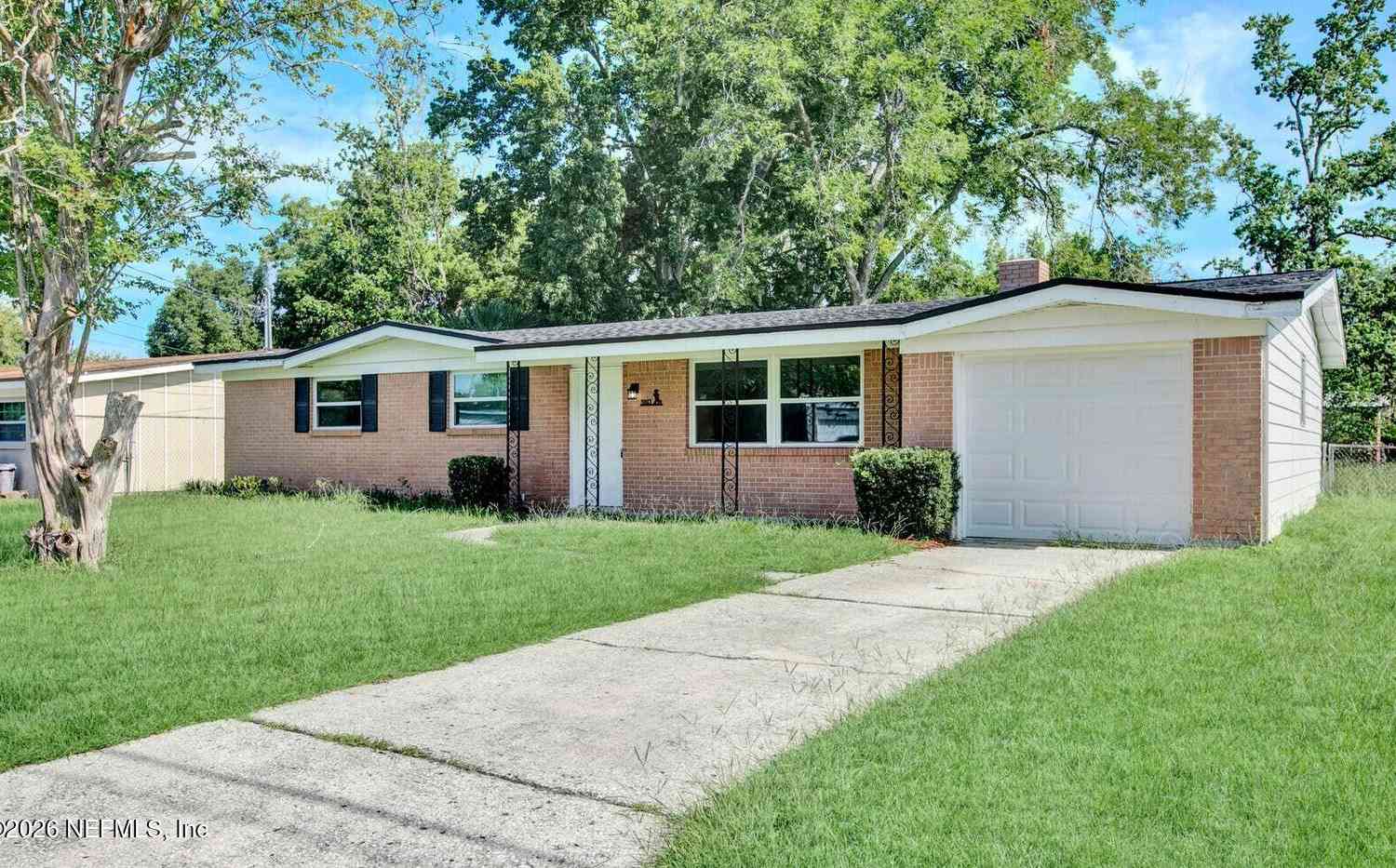 Homes For Sale - 5013 Chivalry Drive<br/> Jacksonville, FL 32208